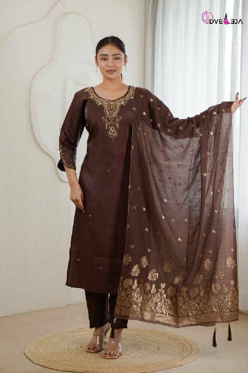DVEEJA RADHIKA SERIES WHOLESALE READYMADE ROMAN GLASS BIG SIZE HAND WORK 3 PCS COMBO SET SUITS SUPPLIER
