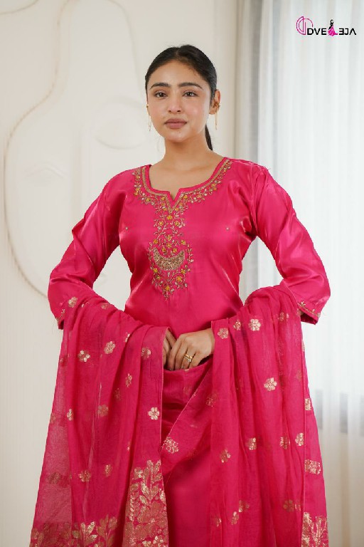 DVEEJA RADHIKA SERIES WHOLESALE READYMADE ROMAN GLASS BIG SIZE HAND WORK 3 PCS COMBO SET SUITS SUPPLIER