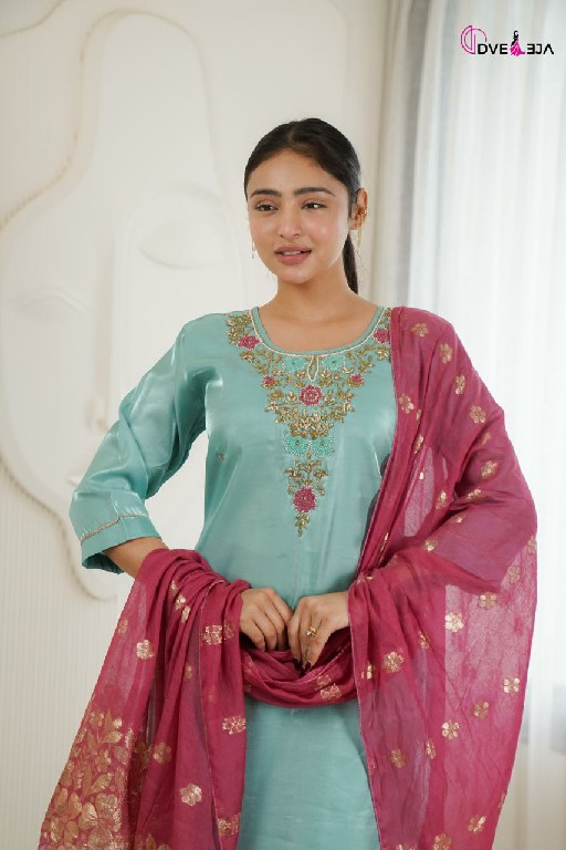 DVEEJA RADHIKA SERIES WHOLESALE READYMADE ROMAN GLASS BIG SIZE HAND WORK 3 PCS COMBO SET SUITS SUPPLIER