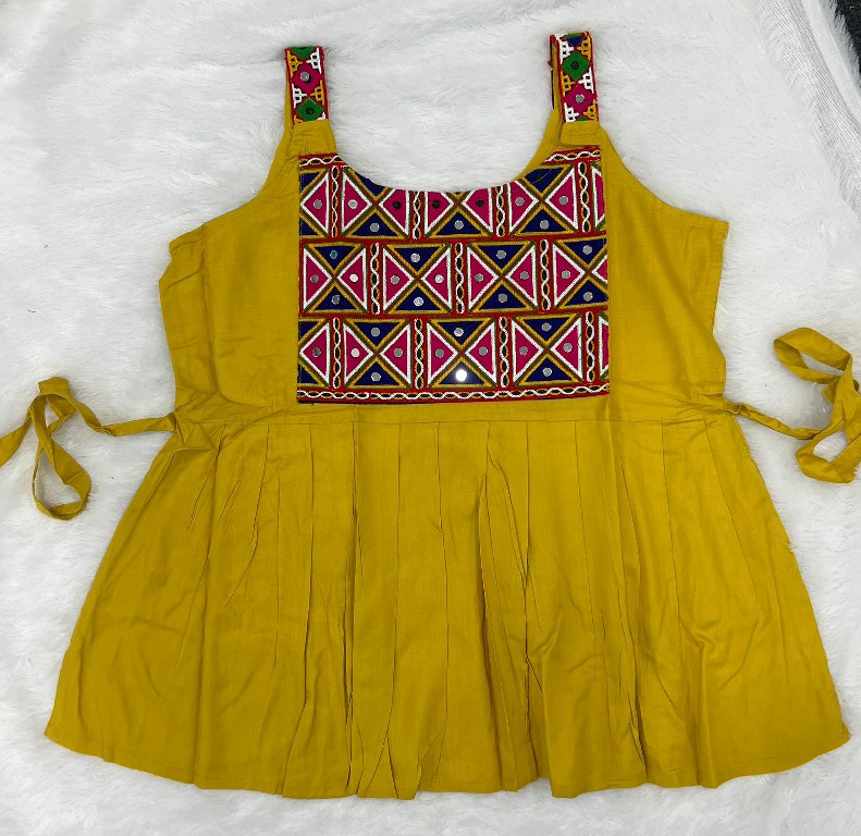 AI FASHION PANKHUDI WHOLESALE READYMADE HEAVY RAYON GAMTHI WORK SLEEVELESS SHORT TOPS FOR EXPORT