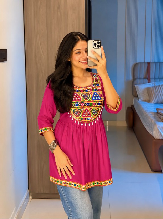 TEXTILEDEAL GAMTHI UTSAV 2.0 WHOLESALE READYMADE HEAVY RAYON NAVRATRI SPECIAL SHORT TOPS FOR WOMEN ONLINE