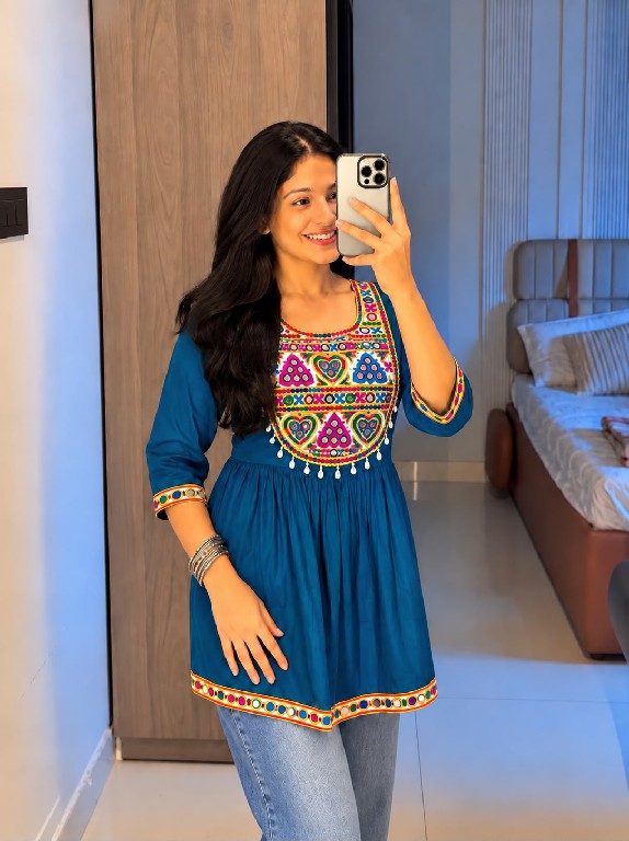 TEXTILEDEAL GAMTHI UTSAV 2.0 WHOLESALE READYMADE HEAVY RAYON NAVRATRI SPECIAL SHORT TOPS FOR WOMEN ONLINE