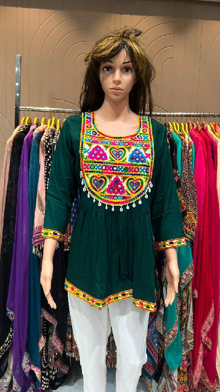 TEXTILEDEAL GAMTHI UTSAV 2.0 WHOLESALE READYMADE HEAVY RAYON NAVRATRI SPECIAL SHORT TOPS FOR WOMEN ONLINE