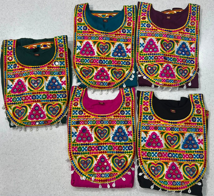 TEXTILEDEAL GAMTHI UTSAV 2.0 WHOLESALE READYMADE HEAVY RAYON NAVRATRI SPECIAL SHORT TOPS FOR WOMEN ONLINE