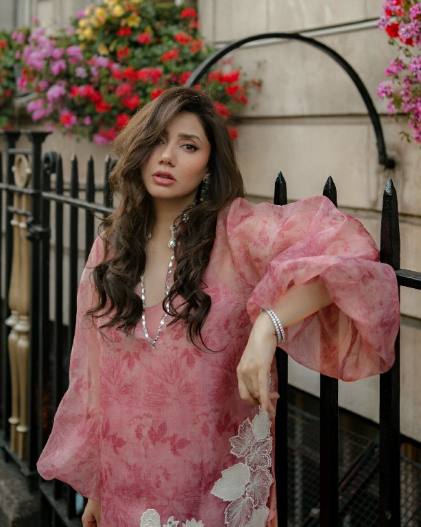 TEXTILEDEAL D.NO 6054 WHOLESALE READYMADE ORGANZA DESIGNER 3 PCS SUITS FOR EXPORT
