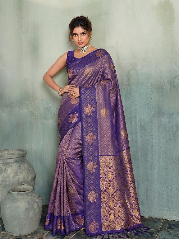 ASTITA MADRAS HANDLOOM WHOLESALE SILK BLEND LUXURIOUS INDIAN SAREES FOR WOMEN EXPORTER