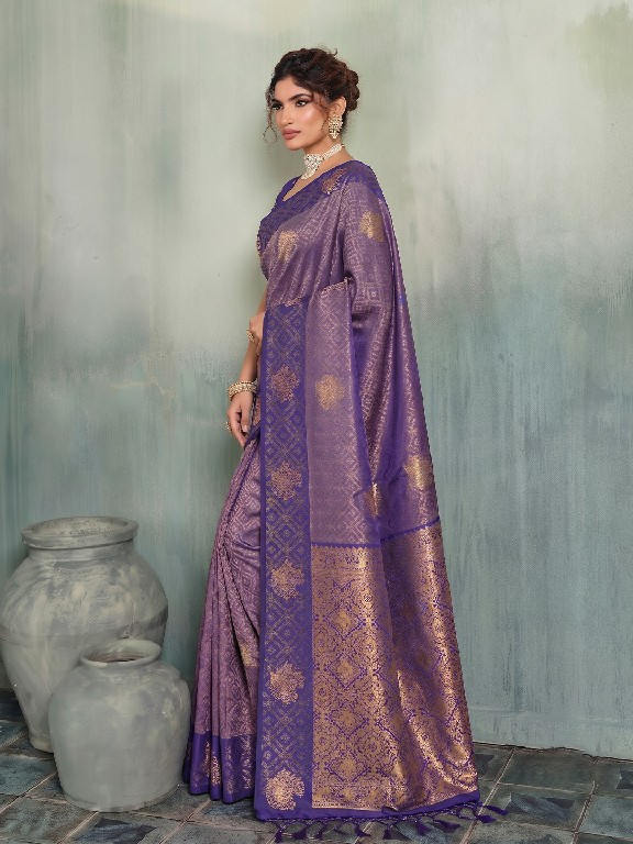 ASTITA MADRAS HANDLOOM WHOLESALE SILK BLEND LUXURIOUS INDIAN SAREES FOR WOMEN EXPORTER