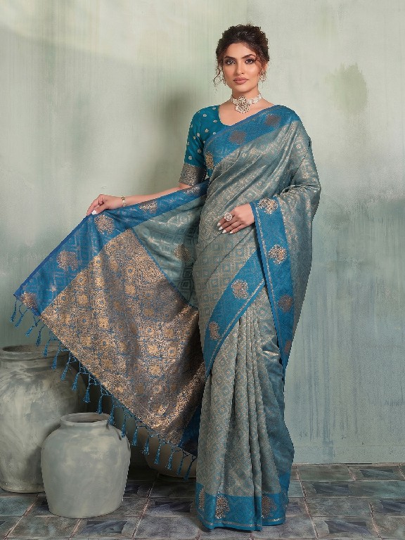 ASTITA MADRAS HANDLOOM WHOLESALE SILK BLEND LUXURIOUS INDIAN SAREES FOR WOMEN EXPORTER
