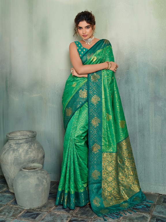 ASTITA MADRAS HANDLOOM WHOLESALE SILK BLEND LUXURIOUS INDIAN SAREES FOR WOMEN EXPORTER