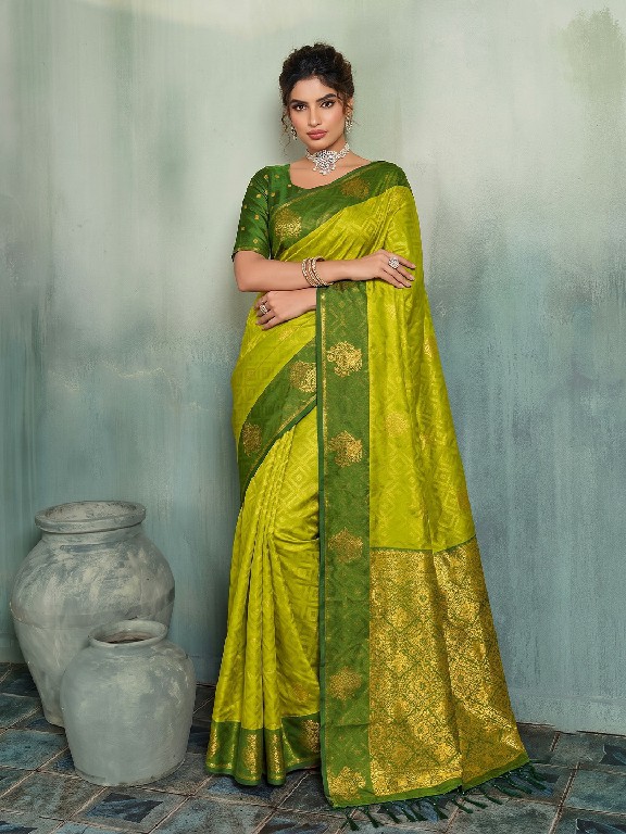 ASTITA MADRAS HANDLOOM WHOLESALE SILK BLEND LUXURIOUS INDIAN SAREES FOR WOMEN EXPORTER