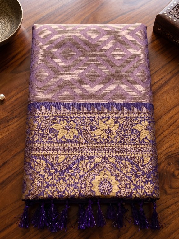 ASTITA MADRAS HANDLOOM WHOLESALE SILK BLEND LUXURIOUS INDIAN SAREES FOR WOMEN EXPORTER