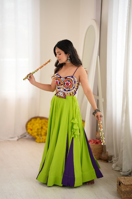 SP SERIES D.NO SP-99 WHOLESALE HEAVY RAYON BEAUTIFUL NAVRATRI STYLE LEHENGA CHOLI FOR EXPORT