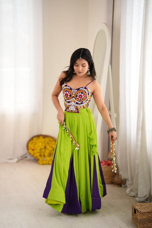 SP SERIES D.NO SP-99 WHOLESALE HEAVY RAYON BEAUTIFUL NAVRATRI STYLE LEHENGA CHOLI FOR EXPORT