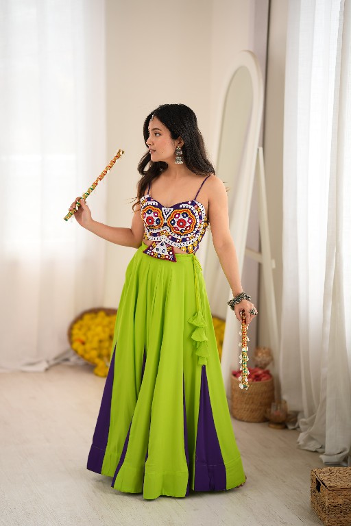SP SERIES D.NO SP-99 WHOLESALE HEAVY RAYON BEAUTIFUL NAVRATRI STYLE LEHENGA CHOLI FOR EXPORT
