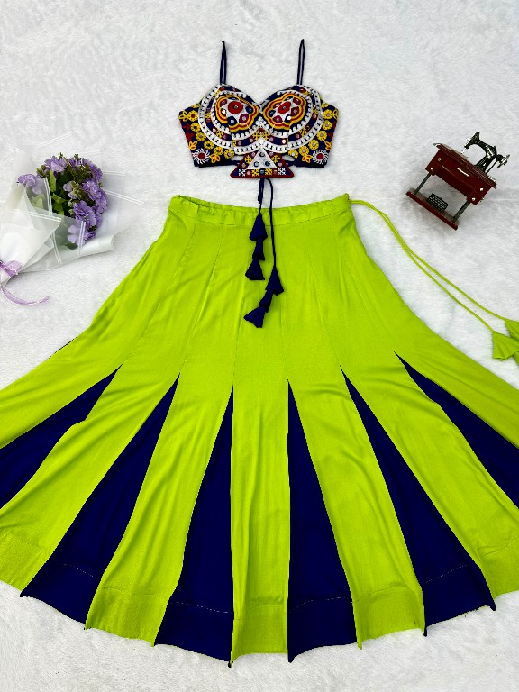 SP SERIES D.NO SP-99 WHOLESALE HEAVY RAYON BEAUTIFUL NAVRATRI STYLE LEHENGA CHOLI FOR EXPORT