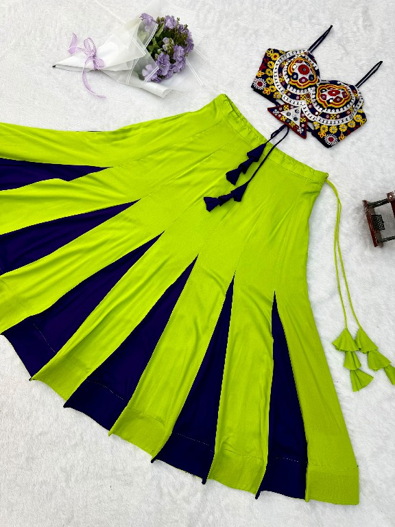 SP SERIES D.NO SP-99 WHOLESALE HEAVY RAYON BEAUTIFUL NAVRATRI STYLE LEHENGA CHOLI FOR EXPORT