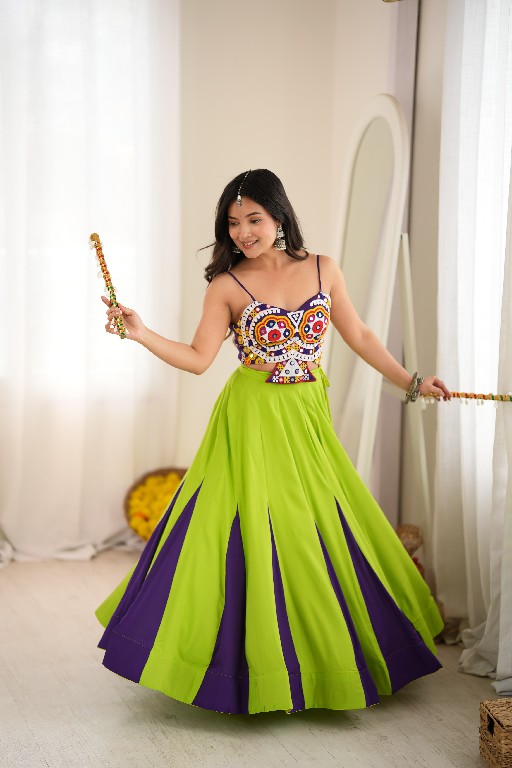 SP SERIES D.NO SP-99 WHOLESALE HEAVY RAYON BEAUTIFUL NAVRATRI STYLE LEHENGA CHOLI FOR EXPORT