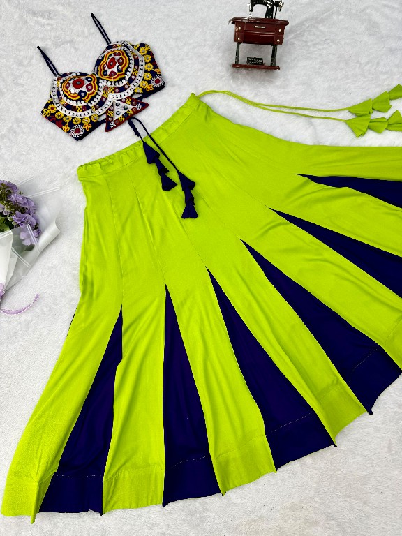 SP SERIES D.NO SP-99 WHOLESALE HEAVY RAYON BEAUTIFUL NAVRATRI STYLE LEHENGA CHOLI FOR EXPORT