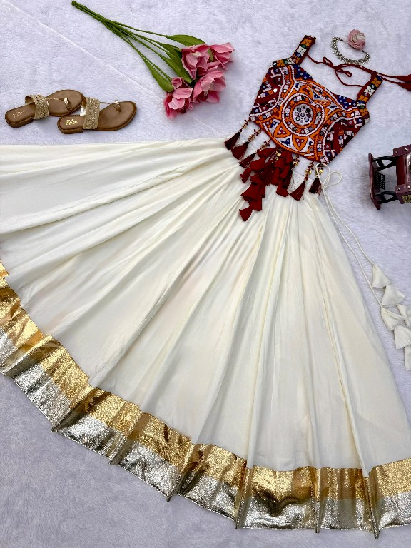 SP SERIES D.NO SP-100 WHOLESALE HEAVY RAYON BEAUTIFUL NAVRATRI STYLE LEHENGA CHOLI FOR EXPORT