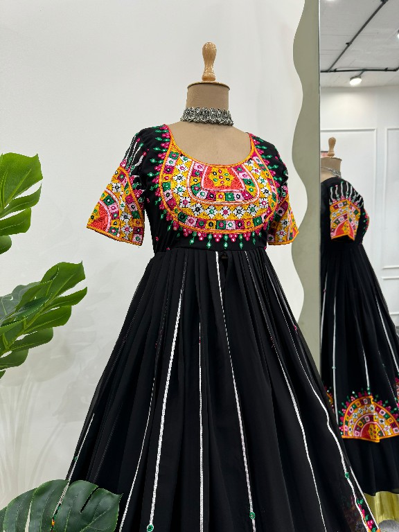 TEXTILEDEAL D.NO 5737 WHOLESALE FOUX GEORGETTE NAVRATRI SPECIAL TRENDING TOP WITH LEHENGA FOR EXPORT