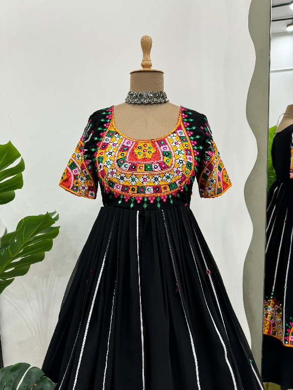 TEXTILEDEAL D.NO 5737 WHOLESALE FOUX GEORGETTE NAVRATRI SPECIAL TRENDING TOP WITH LEHENGA FOR EXPORT