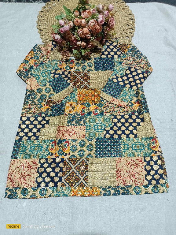 VF PRESENT READYMADE COTTON DIGITAL PRINTED UNIQUE SHORT TOPS FOR EXPORT