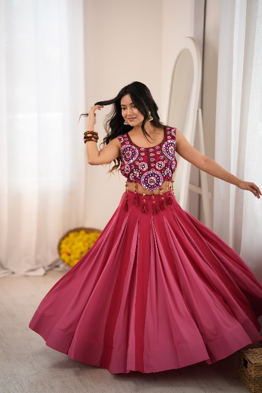 SP SERIES D.NO SP-101 WHOLESALE HEAVY RAYON BEAUTIFUL NAVRATRI STYLE LEHENGA CHOLI FOR EXPORT