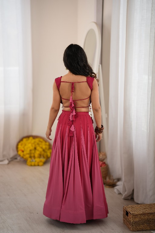 SP SERIES D.NO SP-101 WHOLESALE HEAVY RAYON BEAUTIFUL NAVRATRI STYLE LEHENGA CHOLI FOR EXPORT