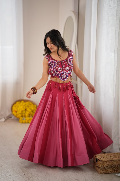 SP SERIES D.NO SP-101 WHOLESALE HEAVY RAYON BEAUTIFUL NAVRATRI STYLE LEHENGA CHOLI FOR EXPORT