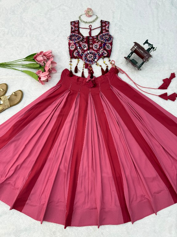 SP SERIES D.NO SP-101 WHOLESALE HEAVY RAYON BEAUTIFUL NAVRATRI STYLE LEHENGA CHOLI FOR EXPORT