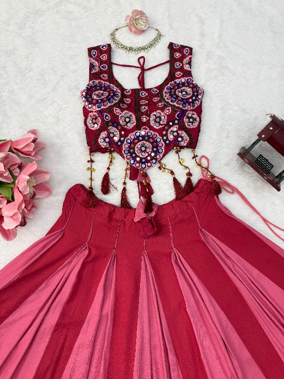 SP SERIES D.NO SP-101 WHOLESALE HEAVY RAYON BEAUTIFUL NAVRATRI STYLE LEHENGA CHOLI FOR EXPORT