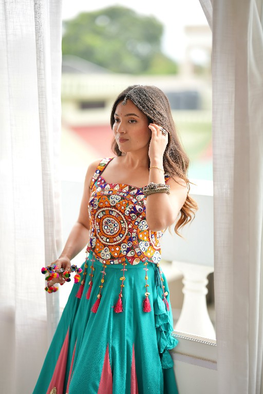 SP SERIES D.NO SP-102 WHOLESALE HEAVY RAYON ELEGANCE NAVRATRI STYLE LEHENGA CHOLI FOR EXPORT