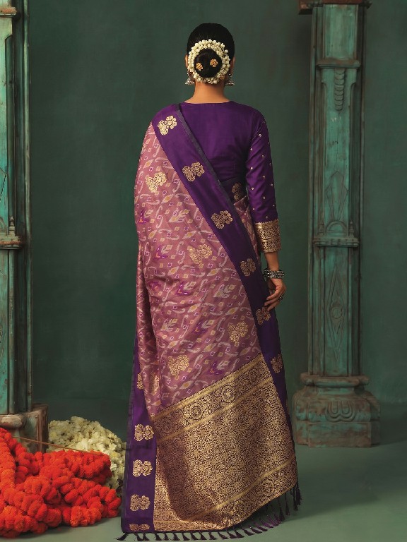 ASTITA KAUSHALYA SILK WHOLESALE SILK TRADITIONAL IKKAT PATTERN ELEGANT SAREES FOR WOMEN ONLINE