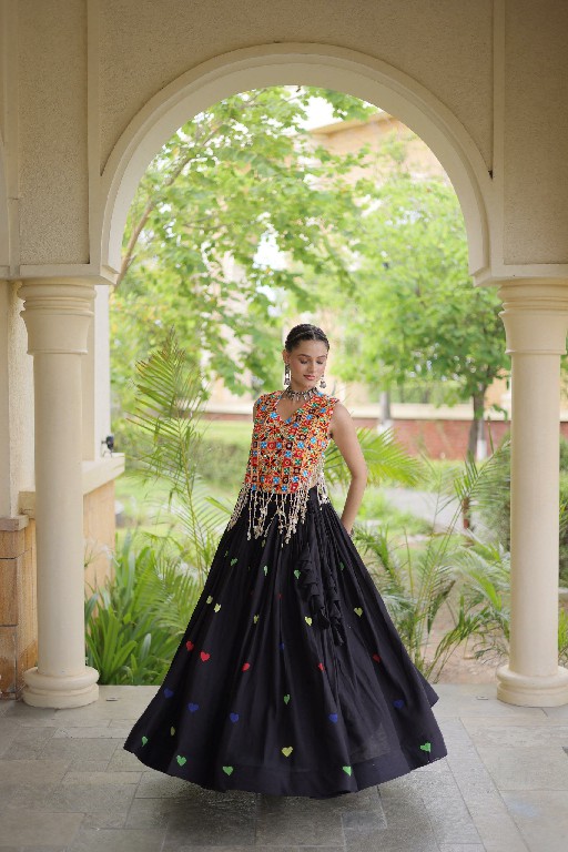 TEXTILEDEAL D.NO LW-7181 WHOLESALE READYMADE CORA COTTON ATTRACTIVE NAVRATRI STYLE LEHENGA CHOLI FOR EXPORT