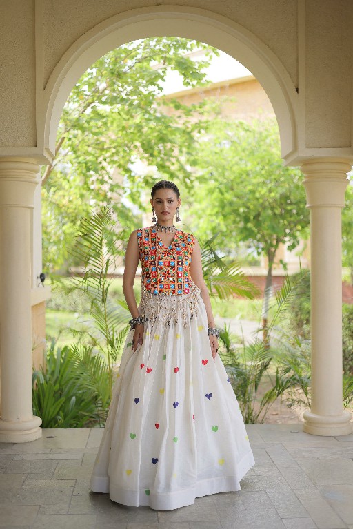 TEXTILEDEAL D.NO LW-7181 WHOLESALE READYMADE CORA COTTON ATTRACTIVE NAVRATRI STYLE LEHENGA CHOLI FOR EXPORT