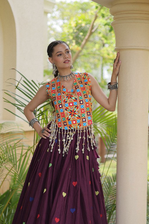 TEXTILEDEAL D.NO LW-7181 WHOLESALE READYMADE CORA COTTON ATTRACTIVE NAVRATRI STYLE LEHENGA CHOLI FOR EXPORT