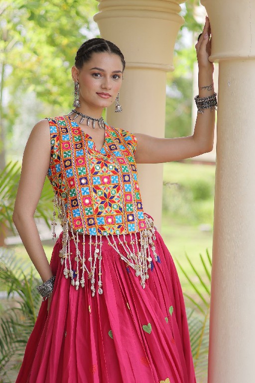 TEXTILEDEAL D.NO LW-7181 WHOLESALE READYMADE CORA COTTON ATTRACTIVE NAVRATRI STYLE LEHENGA CHOLI FOR EXPORT