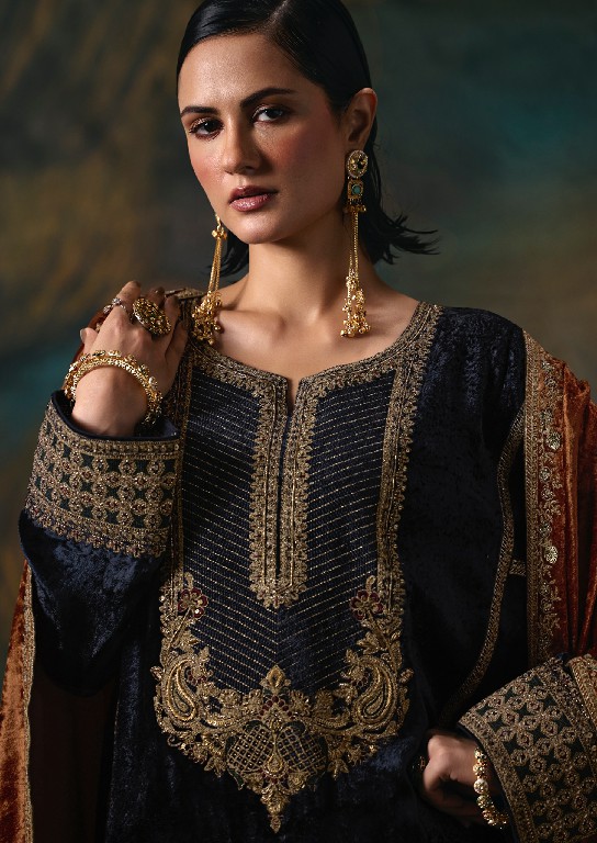 AIQA NOOR-E-RIWAAZ WHOLESALE VISCOSE VELVET WINTER SPECIAL UNSTITCH SALWAR KAMEEZ ONLINE