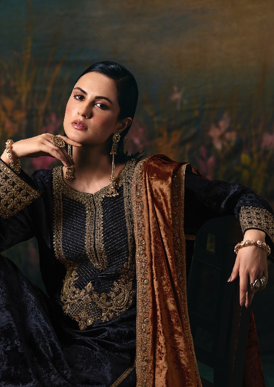 AIQA NOOR-E-RIWAAZ WHOLESALE VISCOSE VELVET WINTER SPECIAL UNSTITCH SALWAR KAMEEZ ONLINE