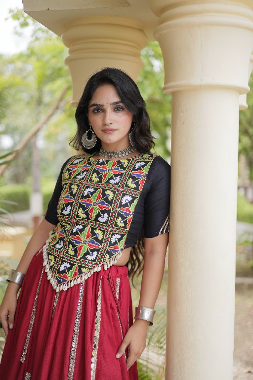 TEXTILEDEAL D.NO LW-7185 WHOLESALE READYMADE RAYON WITH WORK NAVRATRI STYLE LEHENGA CHOLI FOR EXPORT
