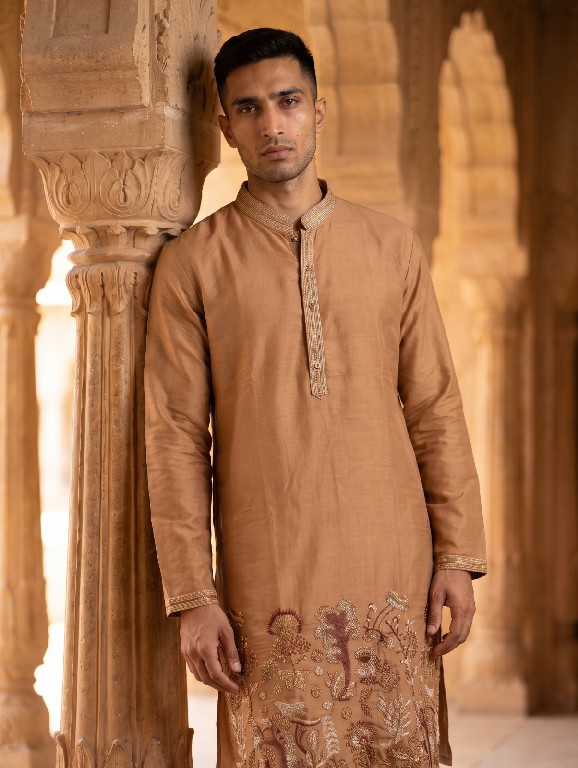 OUTLUK WEDDING COLLECTION VOL 54 WHOLESALE READYMADE LACHAKA V NECK DESIGNER SHORT KURTA WITH PANT FOR MEN OLINE