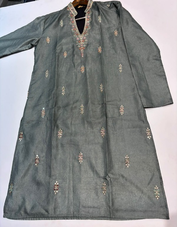 OUTLUK WEDDING COLLECTION VOL 54 WHOLESALE READYMADE LACHAKA V NECK DESIGNER SHORT KURTA WITH PANT FOR MEN OLINE