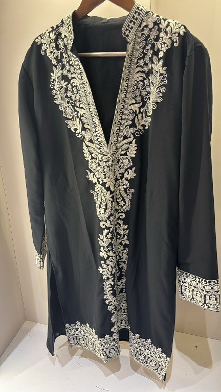 OUTLUK WEDDING COLLECTION VOL 54 WHOLESALE READYMADE LACHAKA V NECK DESIGNER SHORT KURTA WITH PANT FOR MEN OLINE