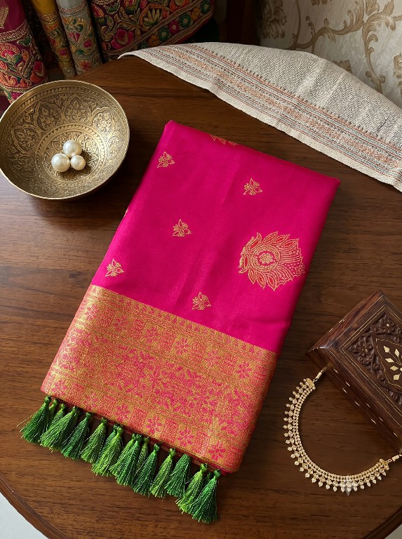 ASTITA DEVANSHI WHOLESALE SILK FESTIVE WEAR INDIAN SAREES FOR WOMEN EXPORTER