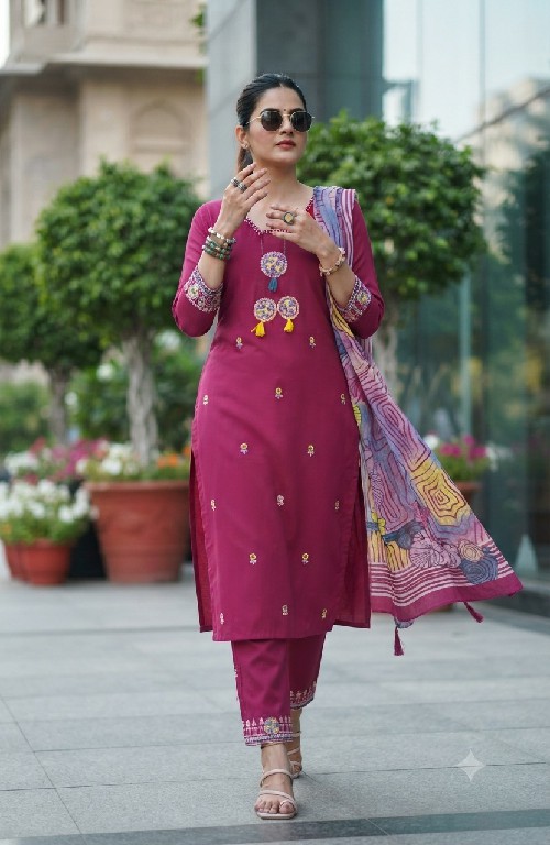 TEXTILEDEAL SANGINI WHOLESALE READYMADE HEAVY COTTON FLEX BEAUTIFUL 3 PCS SUITS FOR EXPORT