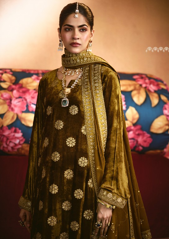 AIQA ZARNISH WHOLESALE VISCOSE VELVET WINTER FANCY DESIGN UNSTITCH SALWAR SUITS FOR EXPORT