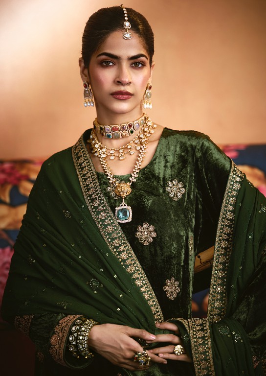 AIQA ZARNISH WHOLESALE VISCOSE VELVET WINTER FANCY DESIGN UNSTITCH SALWAR SUITS FOR EXPORT