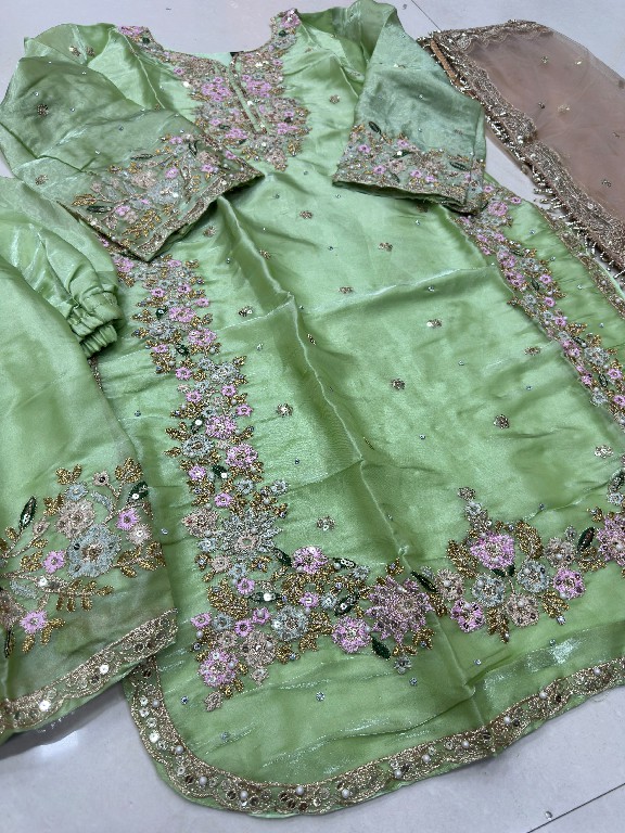 DVD D.NO 5115 WHOLESALE READYMADE JIMMY CHOO EMBROIDERY WORK PAKISTANI 3 PCS SUITS EXPORTER