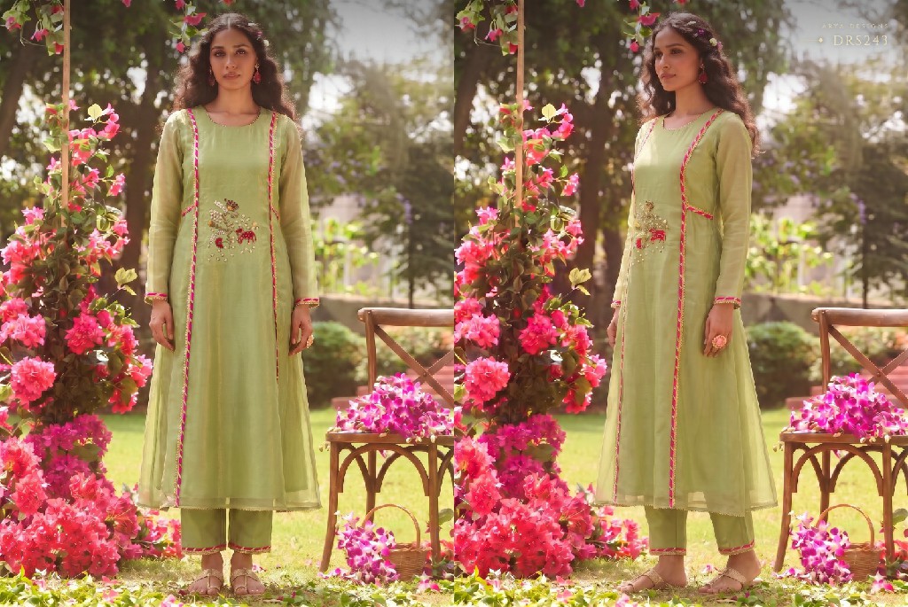 ARYA BAAGH WHOLESALE READYMADE PURE TISSUE LATEST DESIGNER KURTI WITH PANT FOR EXPORT