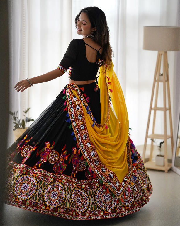 SP SERIES SP-24 WHOLESALE FAUX GEORGETTE TRADITIONAL NAVRATRI CHANIYA CHOLI FOR EXPORT